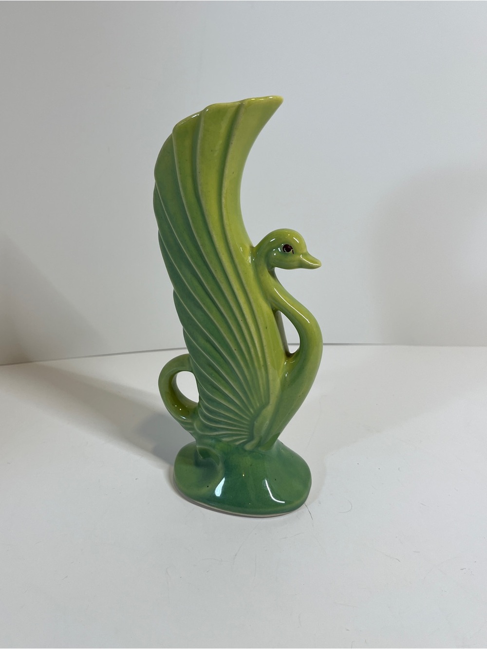 Vtg Green Swan Pottery Ceramic Vase Art Deco MCM Chic Bird Flower Vessel Pretty